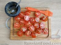 Фото приготовления рецепта: Салат из жареных помидоров и болгарского перца - шаг №6