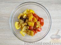 Фото приготовления рецепта: Салат из жареных помидоров и болгарского перца - шаг №14