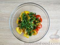 Фото приготовления рецепта: Салат из жареных помидоров и болгарского перца - шаг №16