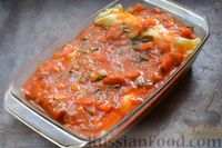 Фото приготовления рецепта: Фаршированные блинчики с индейкой, шпинатом и рикоттой, запечённые в томатном соусе - шаг №19