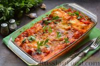 Фото приготовления рецепта: Фаршированные блинчики с индейкой, шпинатом и рикоттой, запечённые в томатном соусе - шаг №21