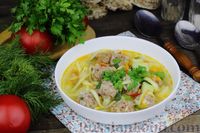 Фото приготовления рецепта: Суп с тефтелями из говяжьего фарша, лапшой и помидорами - шаг №17