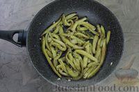 Фото приготовления рецепта: "Лапша" из баклажанов с помидорами и сливочно-сырным соусом - шаг №7