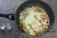 Фото приготовления рецепта: "Лапша" из баклажанов с помидорами и сливочно-сырным соусом - шаг №9