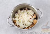 Фото приготовления рецепта: Суп-рагу с курицей, сладким перцем и зелёным горошком - шаг №6