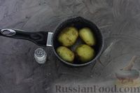 Фото приготовления рецепта: Окрошка с курицей, болгарским перцем и плавленым сыром, на сыворотке - шаг №3