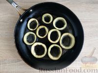 Фото приготовления рецепта: Жареные кольца баклажанов с начинкой из ветчины и сыра - шаг №12
