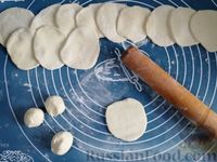 Фото приготовления рецепта: Пресные блины из вытяжного теста (на сухой сковороде) - шаг №7