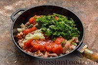 Фото приготовления рецепта: Баклажаны, фаршированные соусом болоньезе, запечённые под сыром - шаг №7