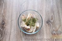 Фото приготовления рецепта: Жареная рыба в кляре на кефире с кабачком, картофелем и сыром - шаг №4
