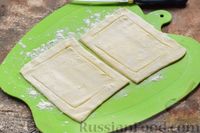 Фото приготовления рецепта: Слойки с брокколи, креветками и сыром - шаг №10