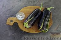 Фото приготовления рецепта: "Веер" из баклажанов с помидорами и моцареллой - шаг №2