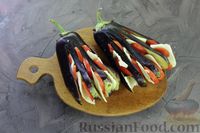 Фото приготовления рецепта: "Веер" из баклажанов с помидорами и моцареллой - шаг №6