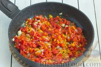 Фото приготовления рецепта: Рис с овощами и консервированной фасолью (в сковороде) - шаг №4