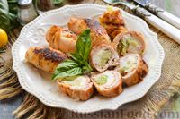 Фото к рецепту: Пикантные куриные рулетики с брокколи и плавленым сыром (в духовке)
