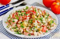 Фото приготовления рецепта: Салат с помидорами, копчёной курицей и сыром - шаг №10