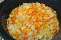 Фото приготовления рецепта: Слоёный салат с шампиньонами, картофелем, сыром и яйцами - шаг №6