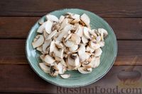 Фото приготовления рецепта: Булгур с баклажанами, сладким перцем и грибами, на сковороде - шаг №4