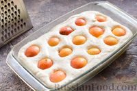 Фото приготовления рецепта: Тёртый пирог с абрикосами и творогом - шаг №14