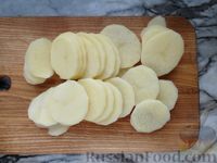 Фото приготовления рецепта: Филе индейки, запечённое с картофелем и соусом бешамель - шаг №4