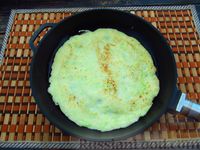 Фото приготовления рецепта: Кабачковые блины с начинкой из творога, сыра и зелени - шаг №16