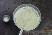 Фото приготовления рецепта: Клафути со сливами - шаг №8