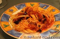 Фото к рецепту: Спагетти с баклажанами в томатном соусе