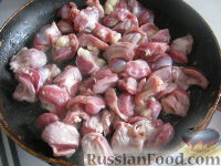 Фото приготовления рецепта: Плов из куриных желудков - шаг №3