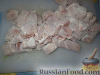 Фото приготовления рецепта: Спеццатино (рагу, гуляш) из свинины с грибами - шаг №1
