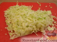 Фото приготовления рецепта: Капустный салат с дайконом и брынзой - шаг №1