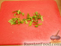 Фото приготовления рецепта: Капустный салат с дайконом и брынзой - шаг №7