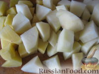 Фото приготовления рецепта: Суп куриный с брокколи в мультиварке - шаг №2