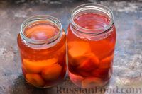 Фото приготовления рецепта: Компот из персиков и слив (на зиму) - шаг №11