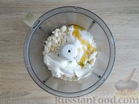 Фото приготовления рецепта: Творожный мусс с персиками - шаг №6