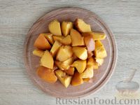 Фото приготовления рецепта: Волованы с марципаном и консервированными персиками, из слоёного теста "наоборот" - шаг №24