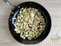 Фото приготовления рецепта: Кускус с баклажанами и помидорами (на сковороде) - шаг №8