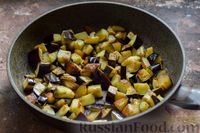 Фото приготовления рецепта: Салат из баклажанов, моркови и лука (на зиму) - шаг №6