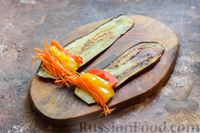 Фото приготовления рецепта: Рулетики из баклажанов с морковью и болгарским перцем в томатном соусе (на зиму) - шаг №7