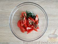 Фото приготовления рецепта: Баклажаны, запечённые с помидорами - шаг №5