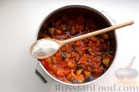 Фото приготовления рецепта: Закуска из баклажанов, с перцем, помидорами и морковью (на зиму) - шаг №11