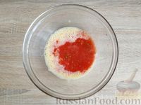 Фото приготовления рецепта: Запеканка из баклажанов с болгарским перцем, под томатно-яичной заливкой с сыром - шаг №9
