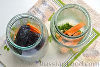 Фото приготовления рецепта: Баклажаны, маринованные целиком, с морковью и чесноком (на зиму) - шаг №10