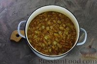 Фото приготовления рецепта: Фасолевый суп с мясом, баклажанами и помидорами - шаг №15