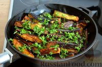 Фото приготовления рецепта: Жареные баклажаны в соевом соусе, с чесноком - шаг №9