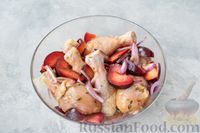 Фото приготовления рецепта: Куриные голени, запечённые со сливами - шаг №6