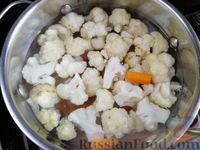 Фото приготовления рецепта: Баклажаны, запечённые с цветной капустой и сыром - шаг №4