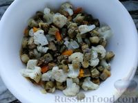 Фото приготовления рецепта: Баклажаны, запечённые с цветной капустой и сыром - шаг №15