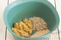 Фото приготовления рецепта: Конфеты с изюмом, семечками подсолнечника и кокосовой стружкой - шаг №7