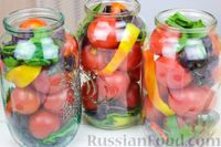 Фото приготовления рецепта: Маринованные помидоры на зиму - шаг №3