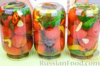 Фото приготовления рецепта: Маринованные помидоры на зиму - шаг №7